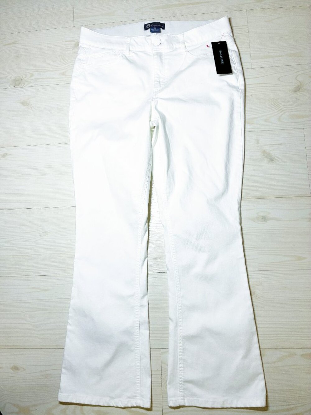 Democracy "Ab"solution Itty Bitty Bootcut White Jeans Size 16 Mid Rise NWT